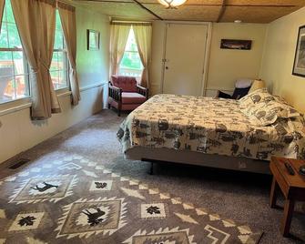 Bailey wick farm Jackson river retreat - Covington - Schlafzimmer