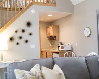 Lofty Places Cottage/Downtown Berlin - Berlin - Wohnzimmer