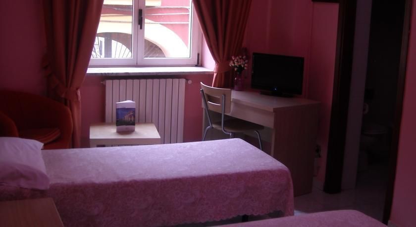 Hotel New Baby - Caserta - Schlafzimmer