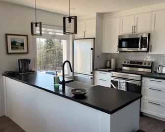 4-bedroom house in awesome Saint-Siméon with AC, WiFi - Saint-Siméon - Kitchen