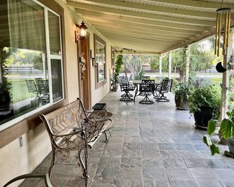 Beautiful exclusive country property for executive housing - Carlsbad - Patio