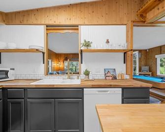 Cda Lake-Kayaks-Hot Tub-Boat Slip & More! - Worley - Cocina