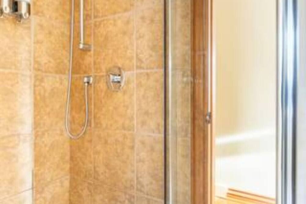 Mont Tremblant Bliss - Luxury Ski-Golf Retreat by Instant Suites - Mont-Tremblant