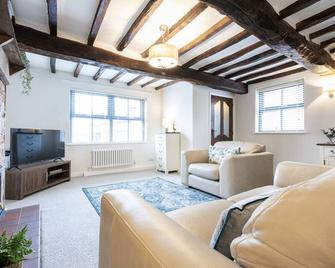 Bieldside Cottage - Ollerton - Living room
