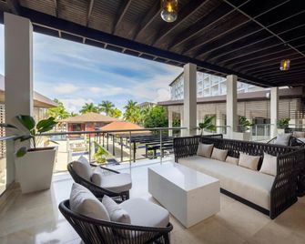 Adults Only, Royalton Hideaway Blue Waters Resort - פאלמאות' (ג'מייקה) - מרפסת