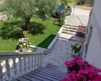 Room Kris with private entrance & private bathroom - Umago - Balcone