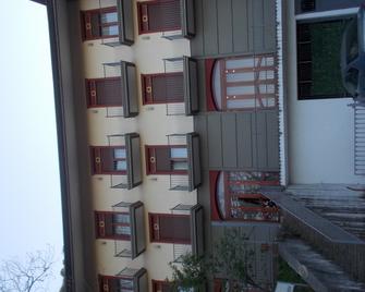 Royal Hotel Montevergine - Ospedaletto d'Alpinolo - Gebäude