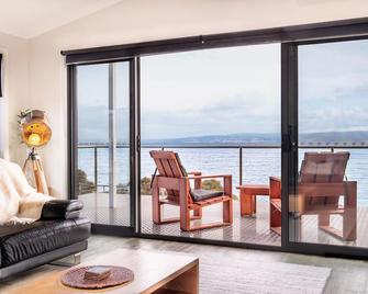 Whale Watcher 1 - Coles Bay - Living room