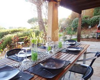 Residence Bellavista à Santa Giulia, proche de la plage et vue mer - Porto-Vecchio - Patio