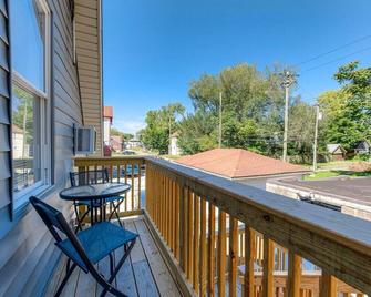The Oasis Studio - Fountain Square - Indianapolis - Balcony