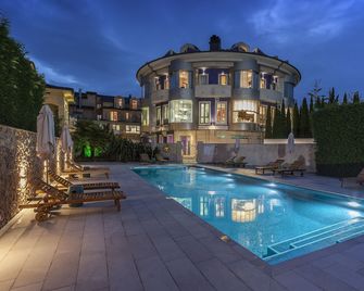 Blanco Hotel Spa - Navia - Pool