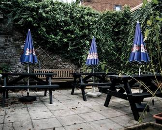 Black Dog Inn - Bolton - Veranda