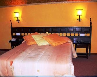 Hotel Restaurante Las Galias - Zuera - Camera da letto