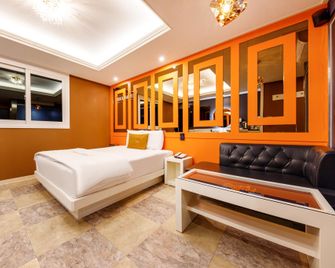 Andong Star Self Check-In Hotel - Andong - Ložnice