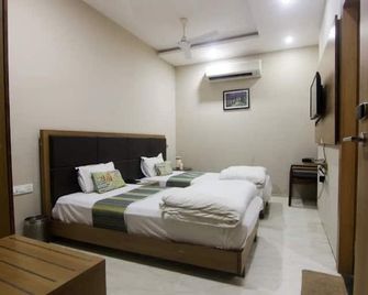 The Premier Hotel - Kota - Habitación