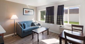 Red Lion Inn & Suites Kennewick Tri-Cities - Kennewick - Sala de estar