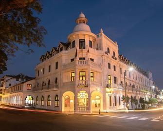 Queen's Hotel - กัณฏี - อาคาร