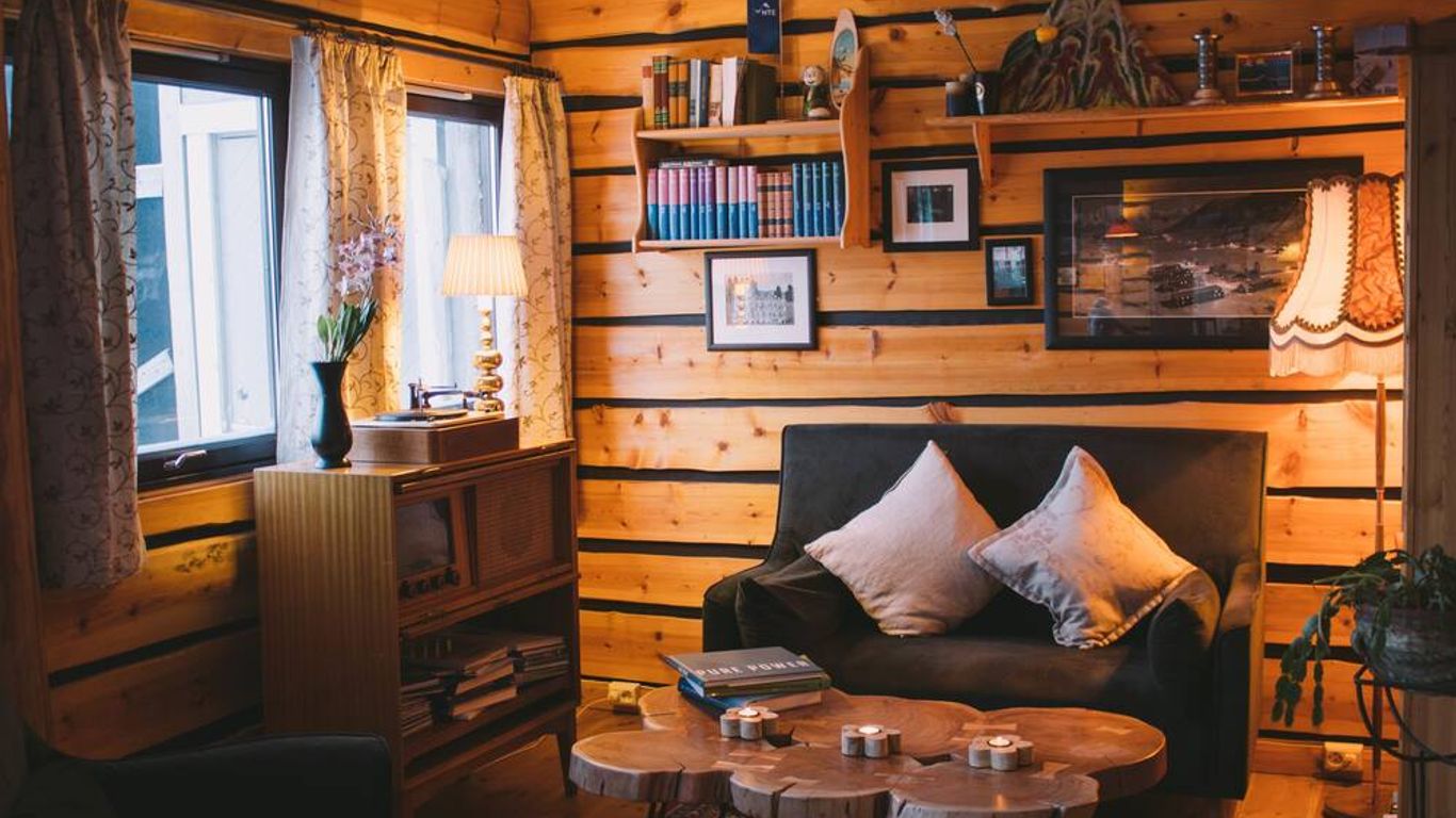 Mary-Ann's Polarrigg