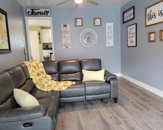 Beautiful townhouse 10 minutes from Lancaster city and Dutch Wonderland - Leacock-Leola-Bareville - Sala de estar