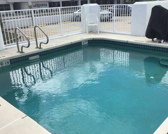 ذي أناستاشيا إن - سانت اغوستين - حوض السباحة