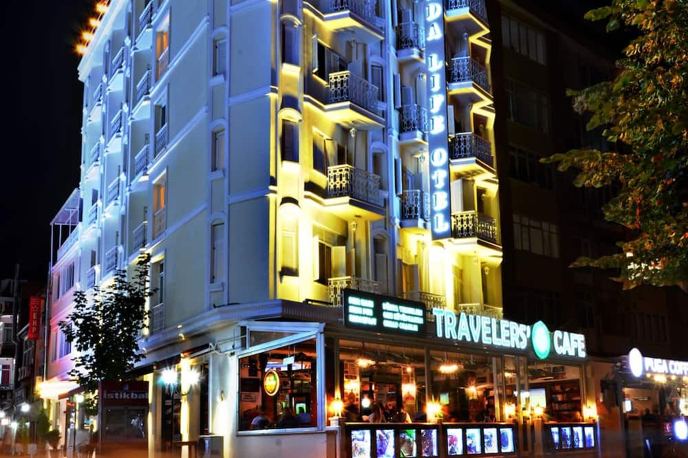 أدا لايف - اشكيسهير - مبنى