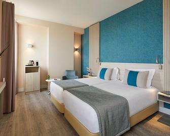 Hotel Faro & Beach Club - Faro - Habitación