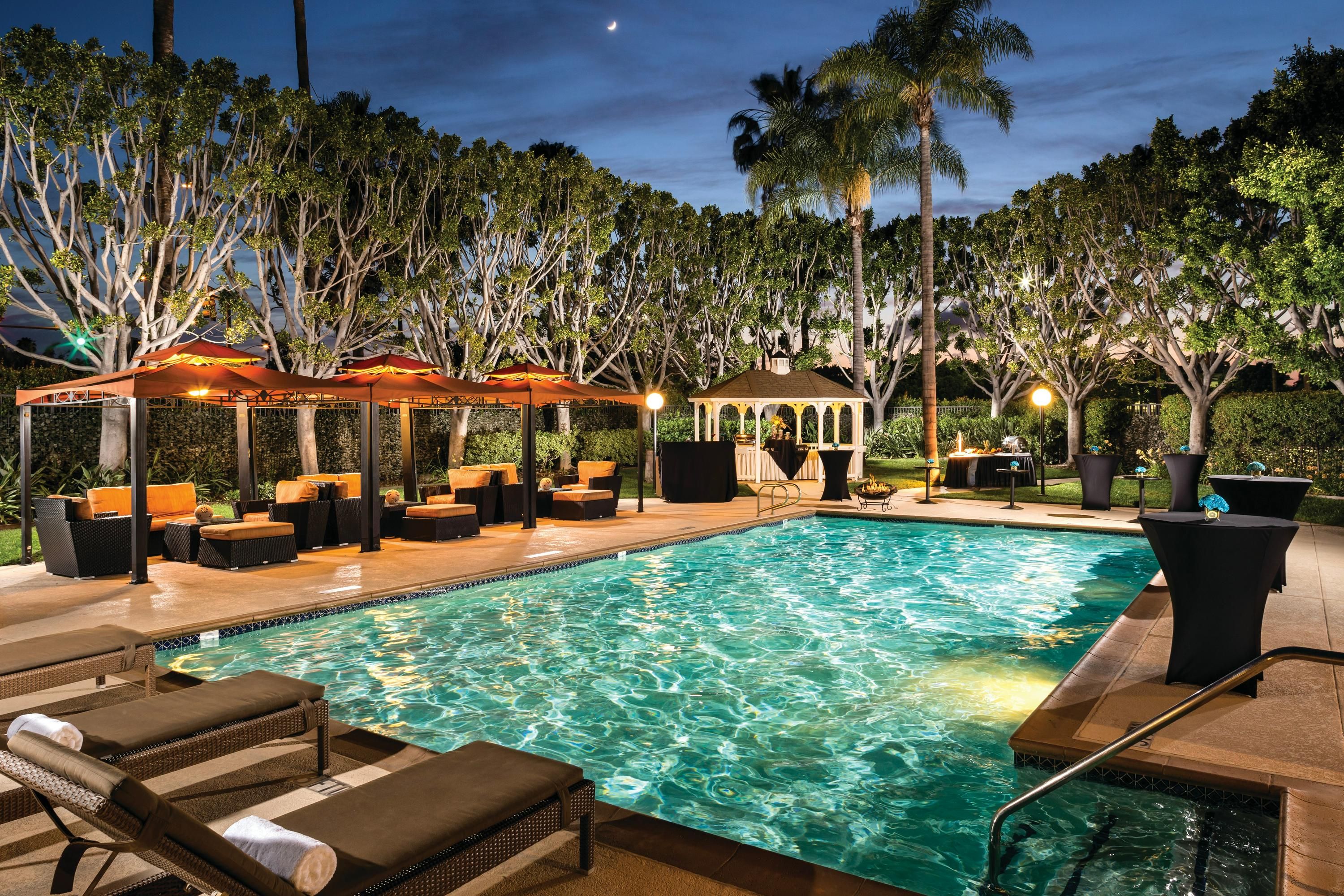 DoubleTree by Hilton Hotel Carson - Carson - Pool
