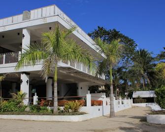 Laiya White Cove Beach Resort - Laiya - Edificio