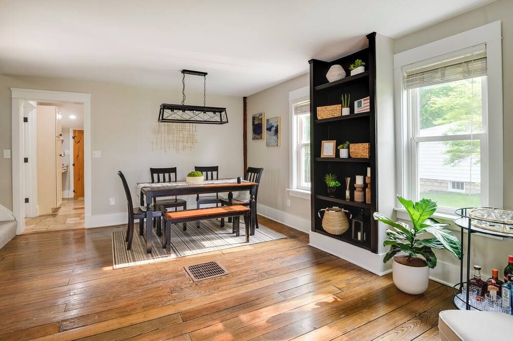 Bell Street by the Falls - Chagrin Falls - Comedor