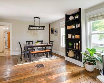 Bell Street by the Falls - Chagrin Falls - Dining room