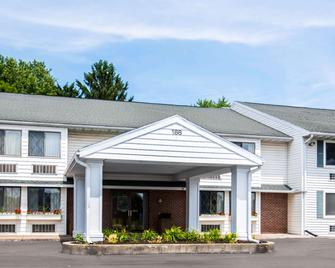 Quality Inn University Area - Cortland - Rakennus