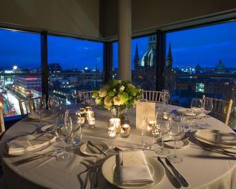 The Fitzwilliam Hotel Belfast - Belfast - Ruang makan