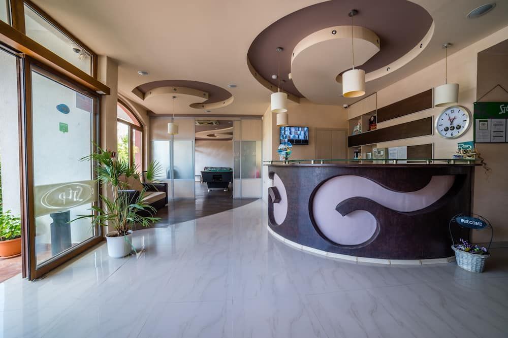 Step Hotel - נסבאר - דלפק קבלה