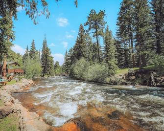Idlewilde by the River - Estes Park - Outdoor view