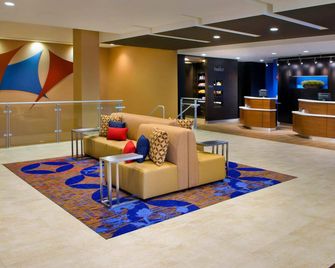 Courtyard by Marriott Newark Downtown - Newark - Lobby