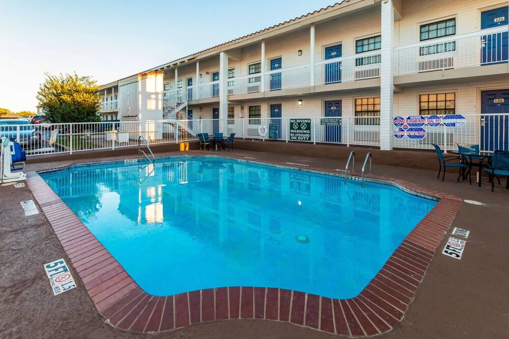 Motel 6 Euless DFW West - Euless - Pool