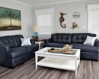 223 13th Ave - Seaside - Living room