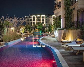 Menada Harmony Suites X - Sunny Beach - Piscina