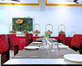 Hotel Vijay Deluxe - Sultānpur - Restaurant