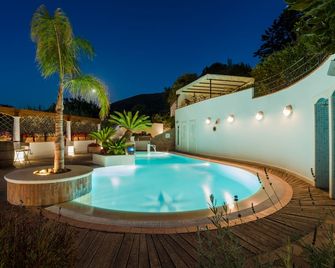 Villa Araucaria Rent For - Ischia - Pool