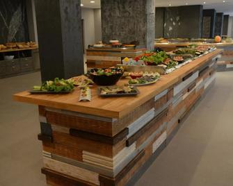 Gladiola Star - Golden Sands - Buffet