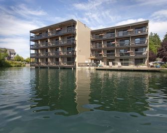 Lakeshore Inn - Lake Oswego - Будівля