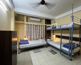 Nirvana Homestay - Siliguri - Bedroom