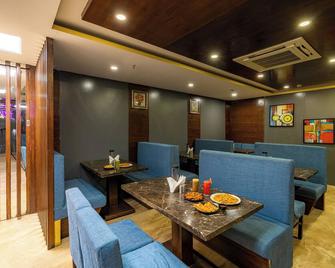 The Hosteller Bangalore, Brigade Road - Bengaluru - Restaurant