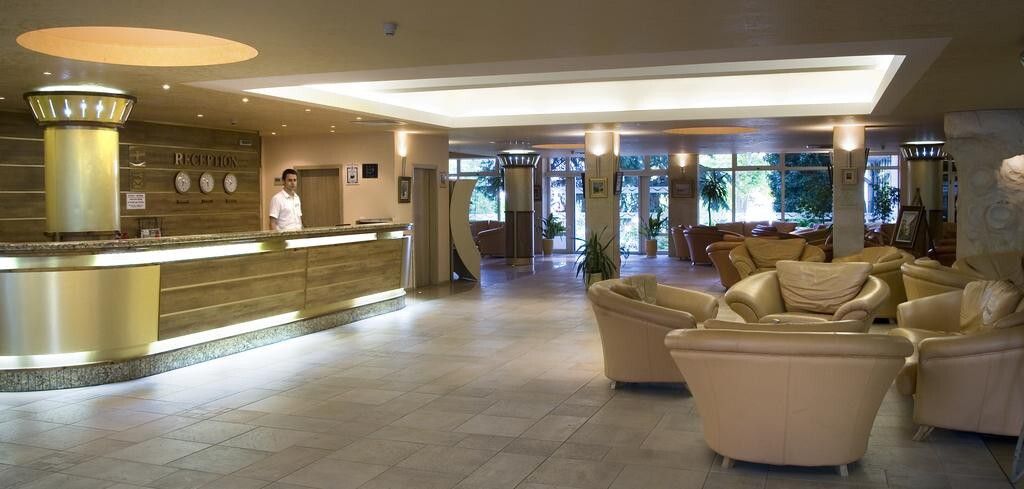 Hotel Sandy Beach - אלבנה - לובי