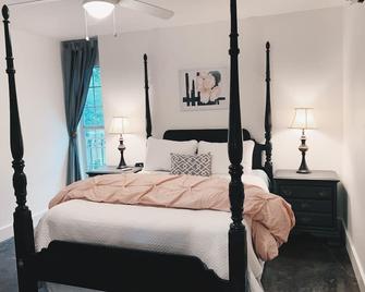 Carriage House at Three Pines Farm - Lufkin - Bedroom