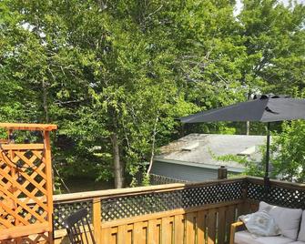 Room Available in Comfortable Cozy Cottage on Cottage Road. - Sydney - Balkon