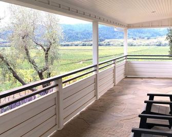 Luxury 2-br cottage on 30-acre vineyard property in enchanting Healdsburg - Healdsburg - Balcony