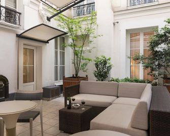 Magda Champs Elysées - Pariisi - Patio