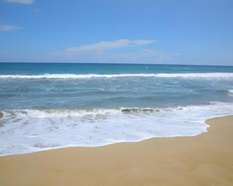 Izi Beach Stay - Mahabalipuram - Strand